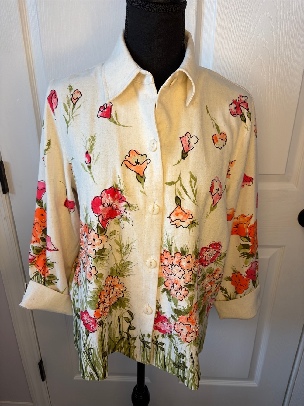 Draper& Damon’s Linen Blend Floral Top size Medium
